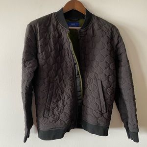 Light-weight black bomber zipper jacket
